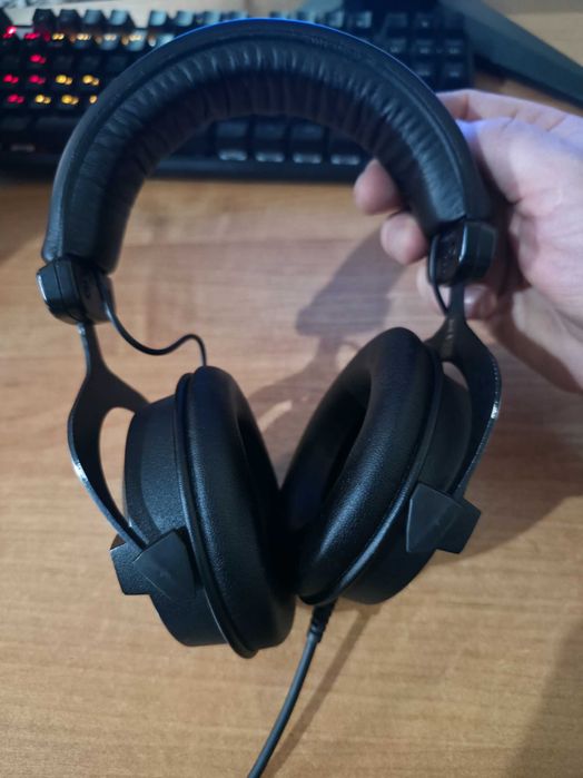 Наушники Beyerdynamic DT 770 M (80 Ohm)