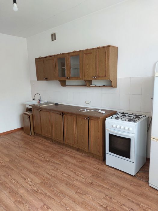 Отдам даром шифонер и кухонный гарнитур, самовывоз