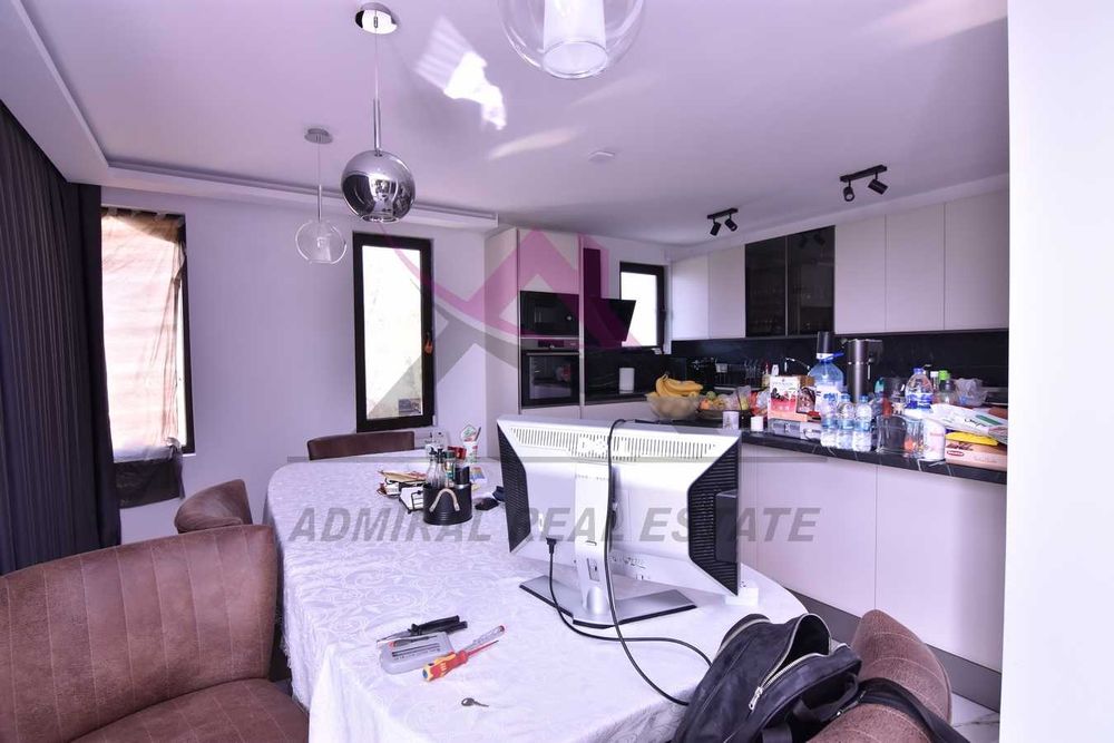 Продава се Къща в Варна, Изгрев - 361 кв.м за 1856 €/кв.м - Снимка #2