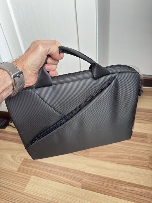 Geanta laptop RIVACASE 8720, 13.3", poliester, gri, produs nou.
