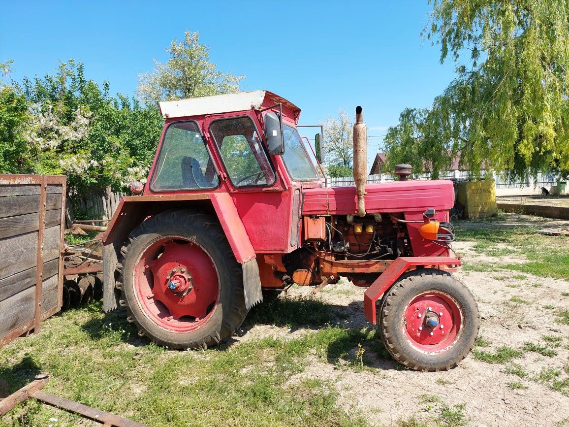 Tractor universal 650