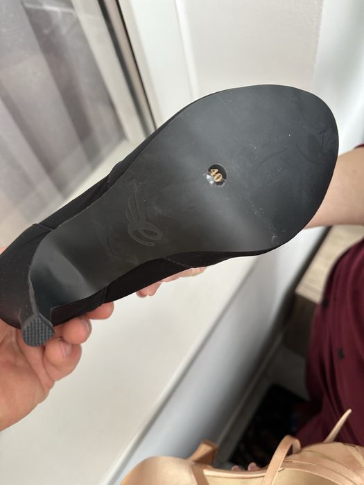 Vand pantofi ermes de dans noi latino nr 40, suprafete multiple