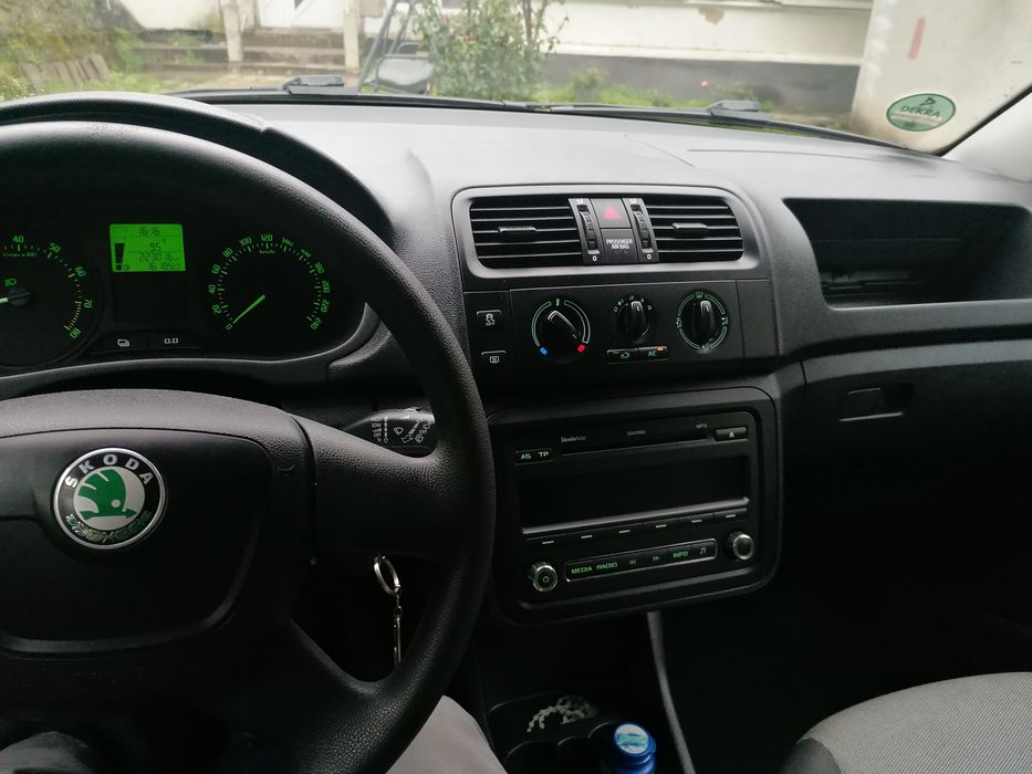 Vând Skoda Fabia