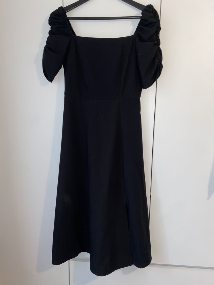 Платье черное классика