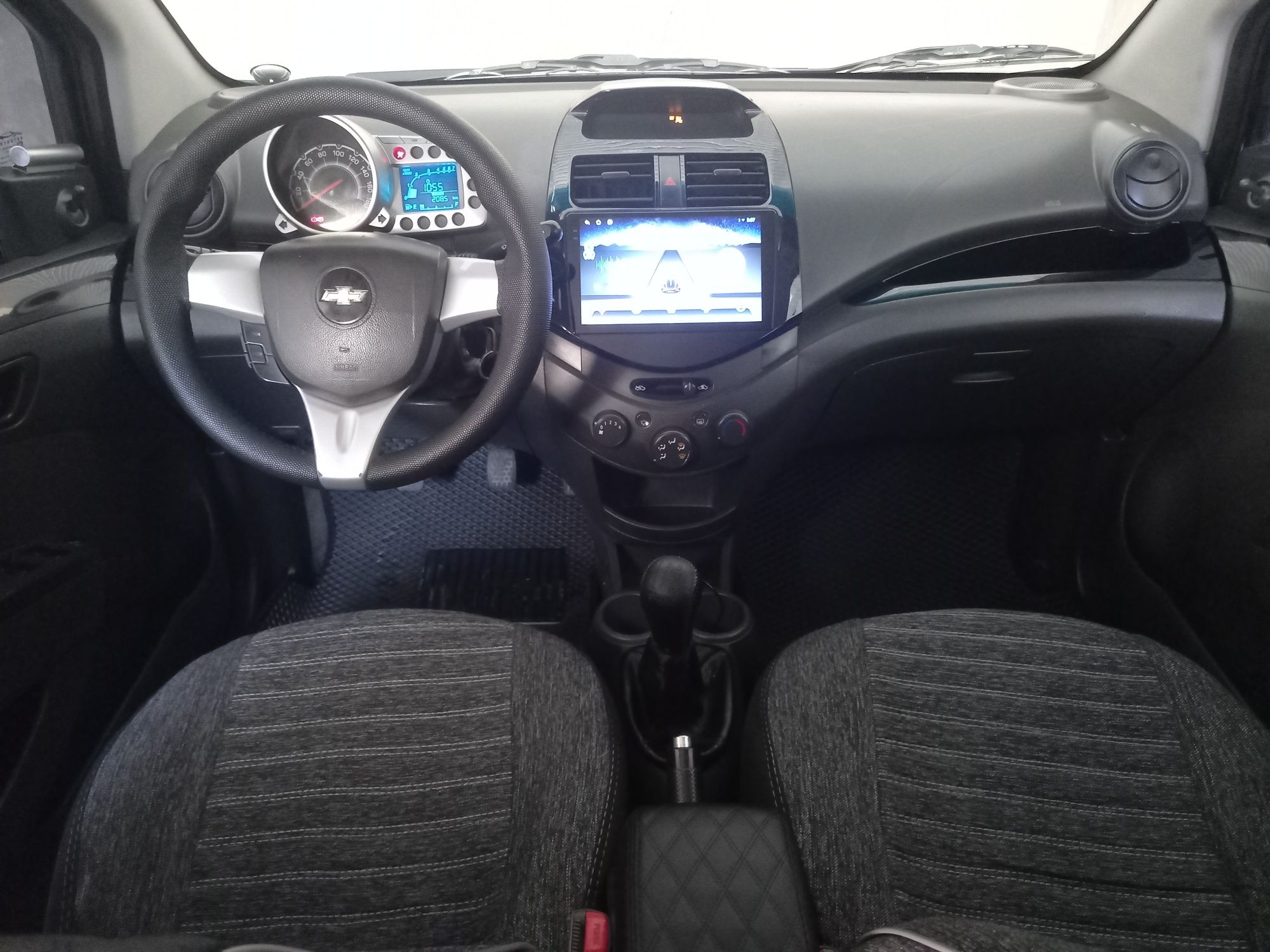2014 2 poz spark sotiladi