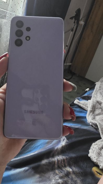 Продам телефон срочно