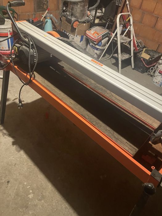 Masina gresi si marmura warning