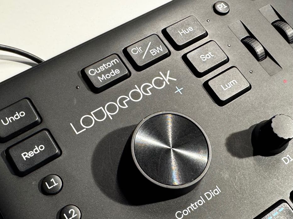 Loupedeck+ Consola Editare Foto Lightroom Premiere. Cutie. Impecabil.
