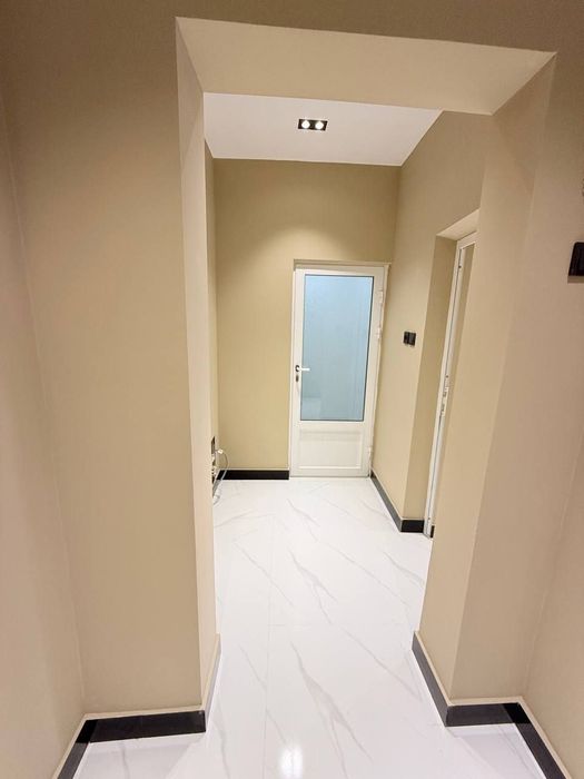 Продается комерческое помешения  на Ойбеке