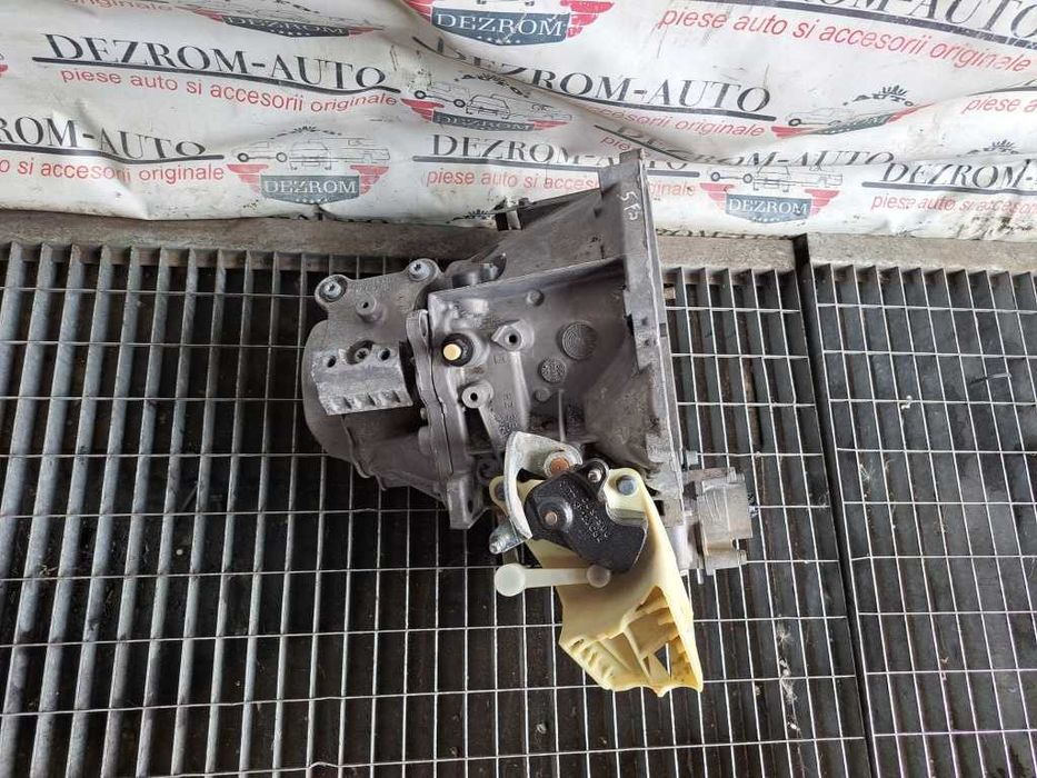 Cutie Viteze 1608511780 20ET03  Peugeot 2008 1.6 Vti 5FS 120 Cai