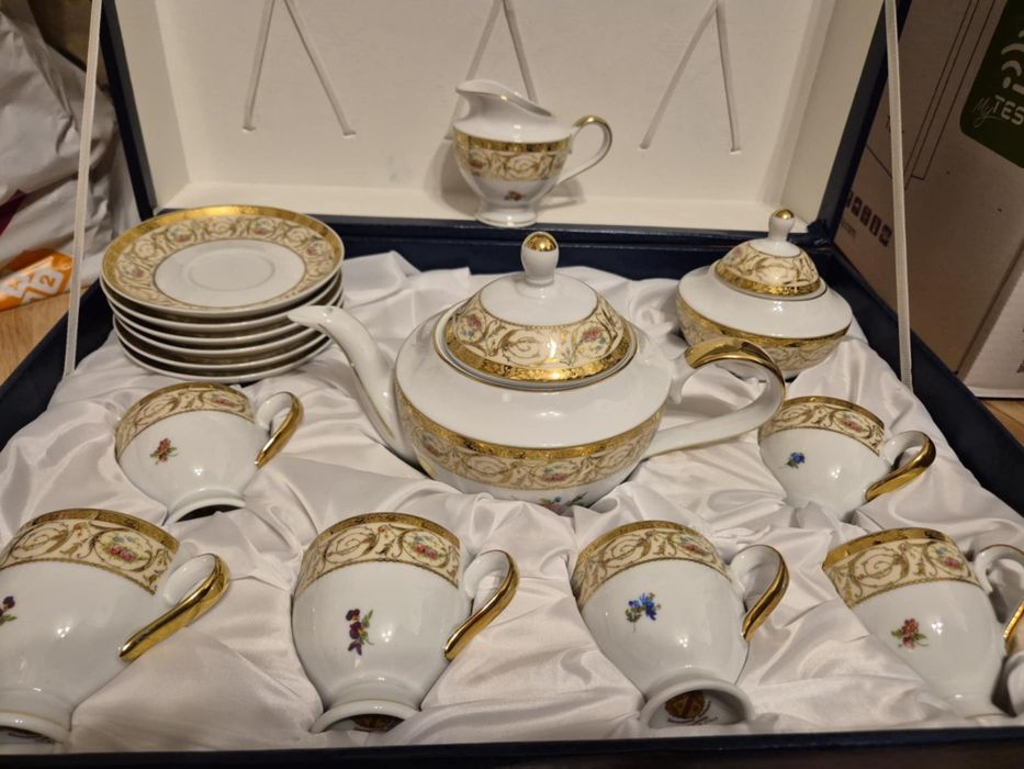 Нов автентичен порцеланов сервиз