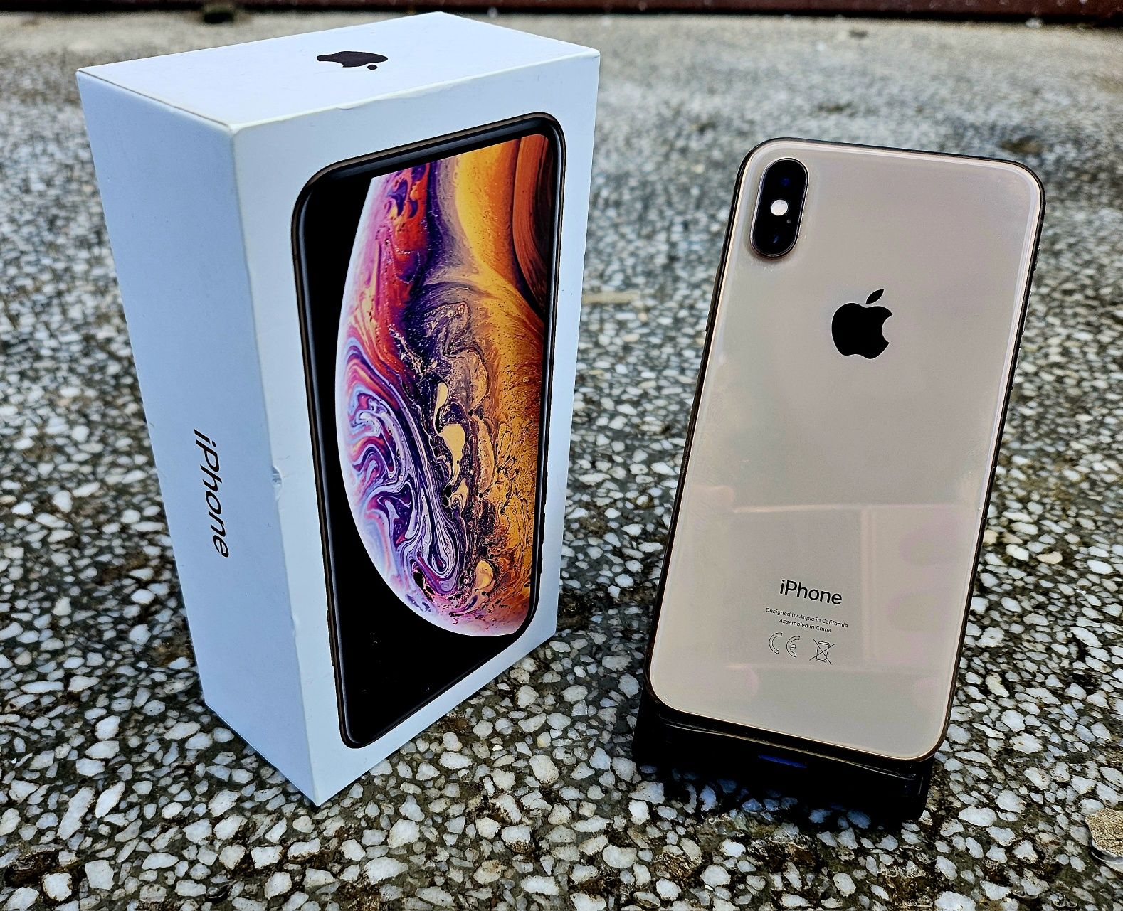 Iphone XS gold 64gb foarte ingrijit la pret fix !