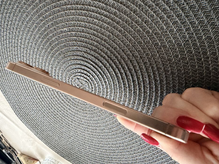 Iphone 16 Pro Max 256 GB Desert Titanium - в гаранция