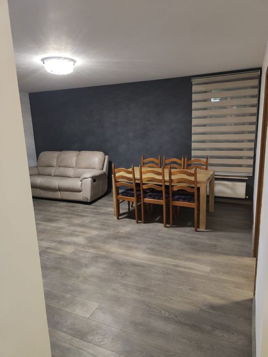 Apartament de inchiriat 3camere| loc de parcare |zona cofetăria Darcos