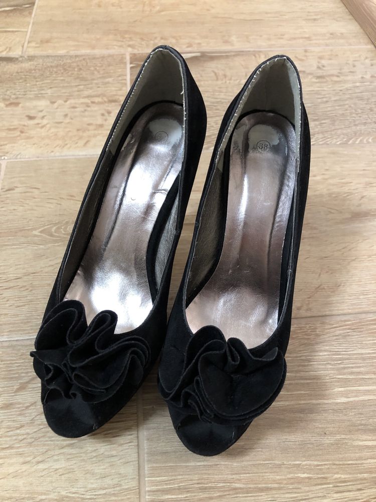Pantofi cu toc 38
