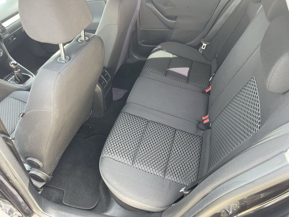 VW Golf VI 1.6 TDI, navigatie,pilot automat,klima,geamuri electrice