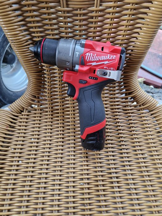 Autofiletanta cu percuție Milwauke M12 FPD2 2025