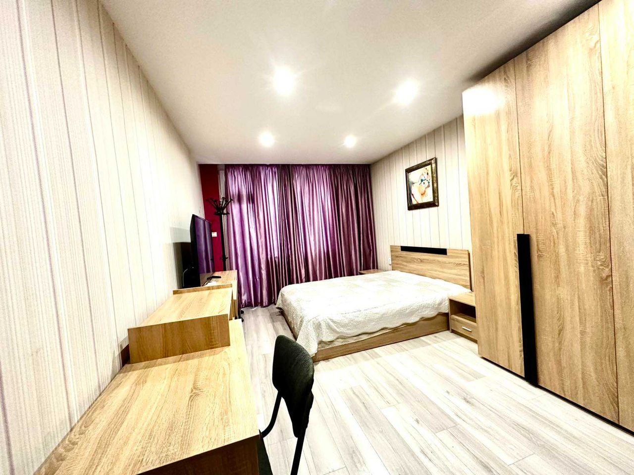 Дава се под наем Тристаен апартамент в София, Център - 100 кв.м за 816 € - Снимка #6