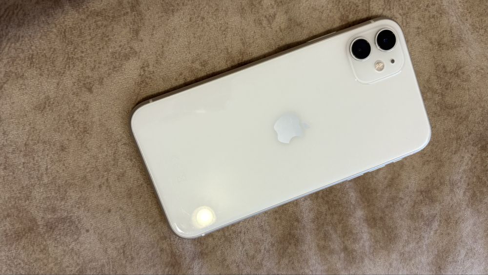 Продам айфон 11 в отличном состоянии