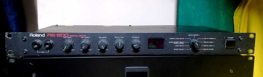 Procesor de sunet Roland RE 800 digital echo