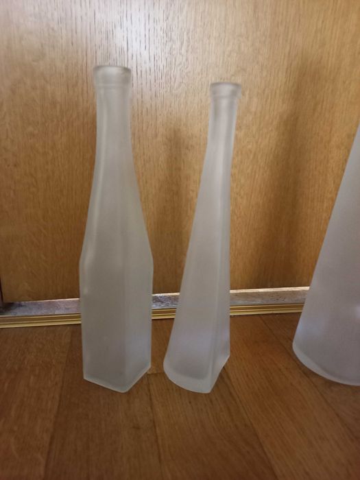 Стъклени бутилки матирани