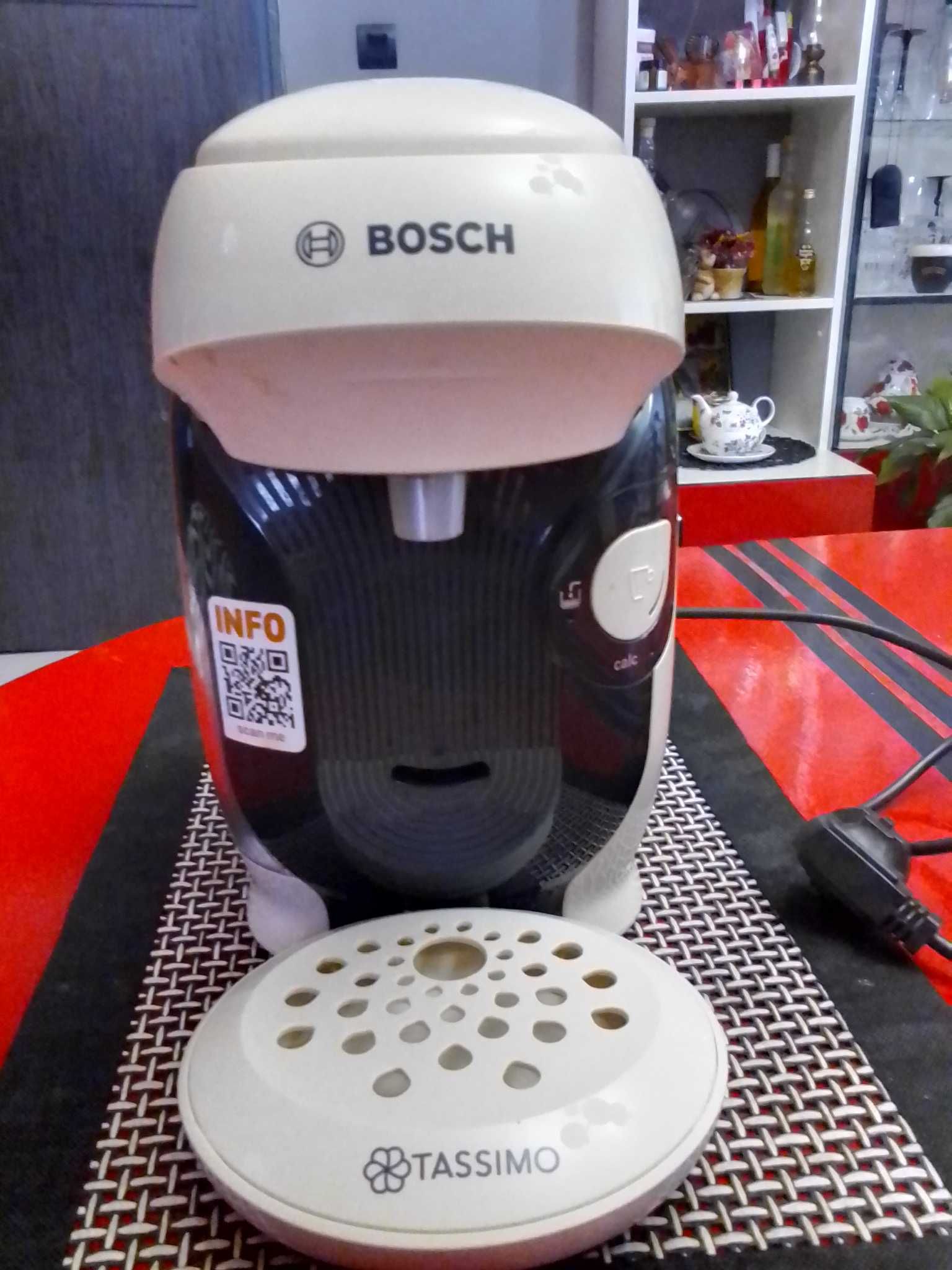 Кафе машина с капсули TASSIMO Style. , с 24 броя капсули. Нова.