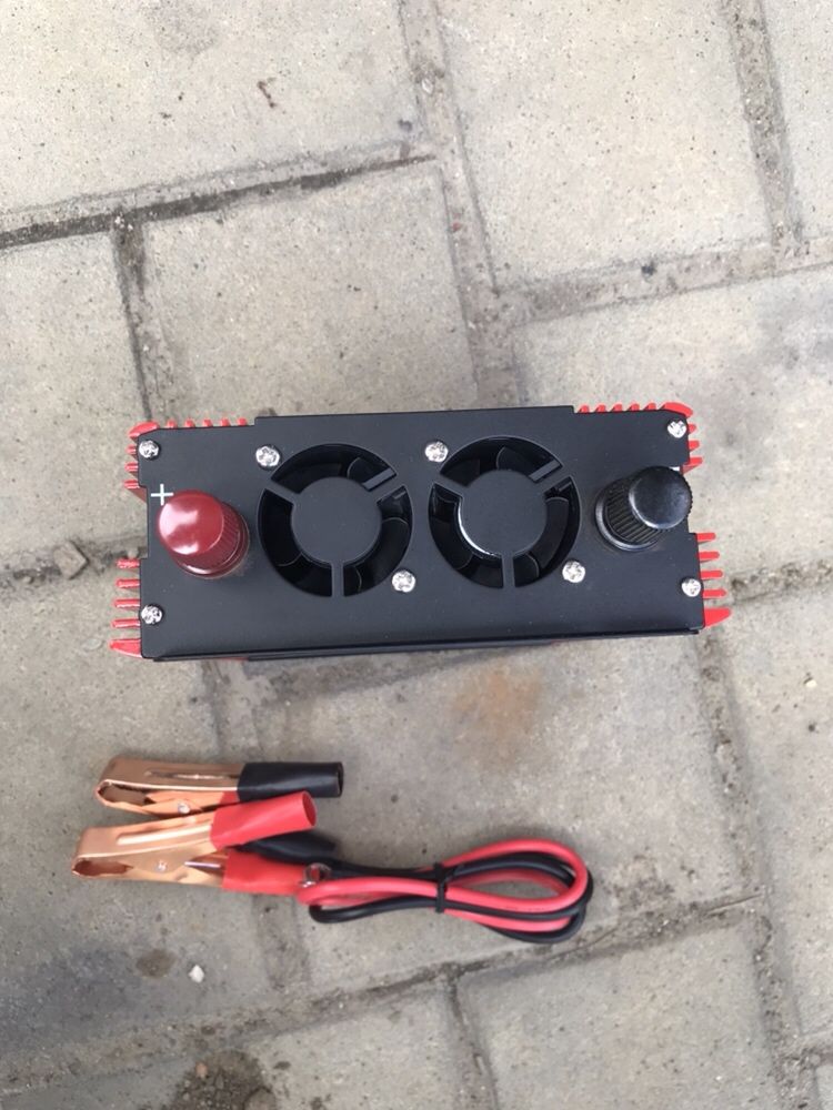 Invertor de Curent Rulota  12V—>220V (1000W)