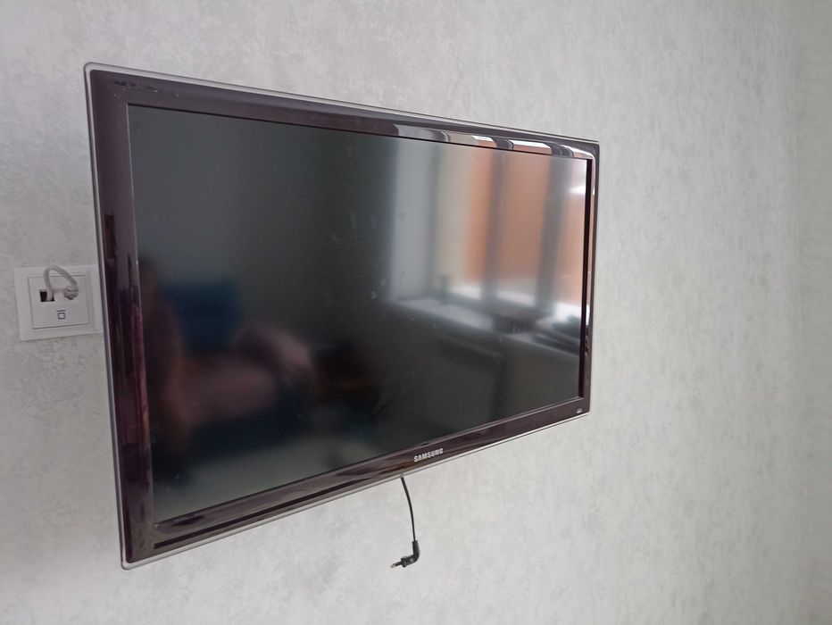 Телевизор LED Samsung, 81 см