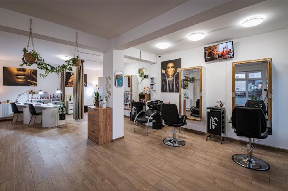 Mobilier salon infrumusetare