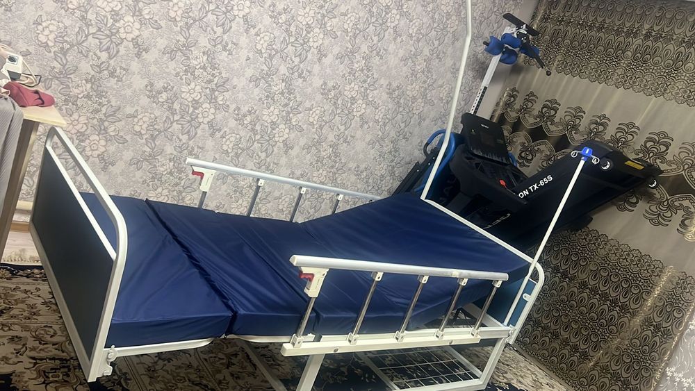 Медицинская кровать