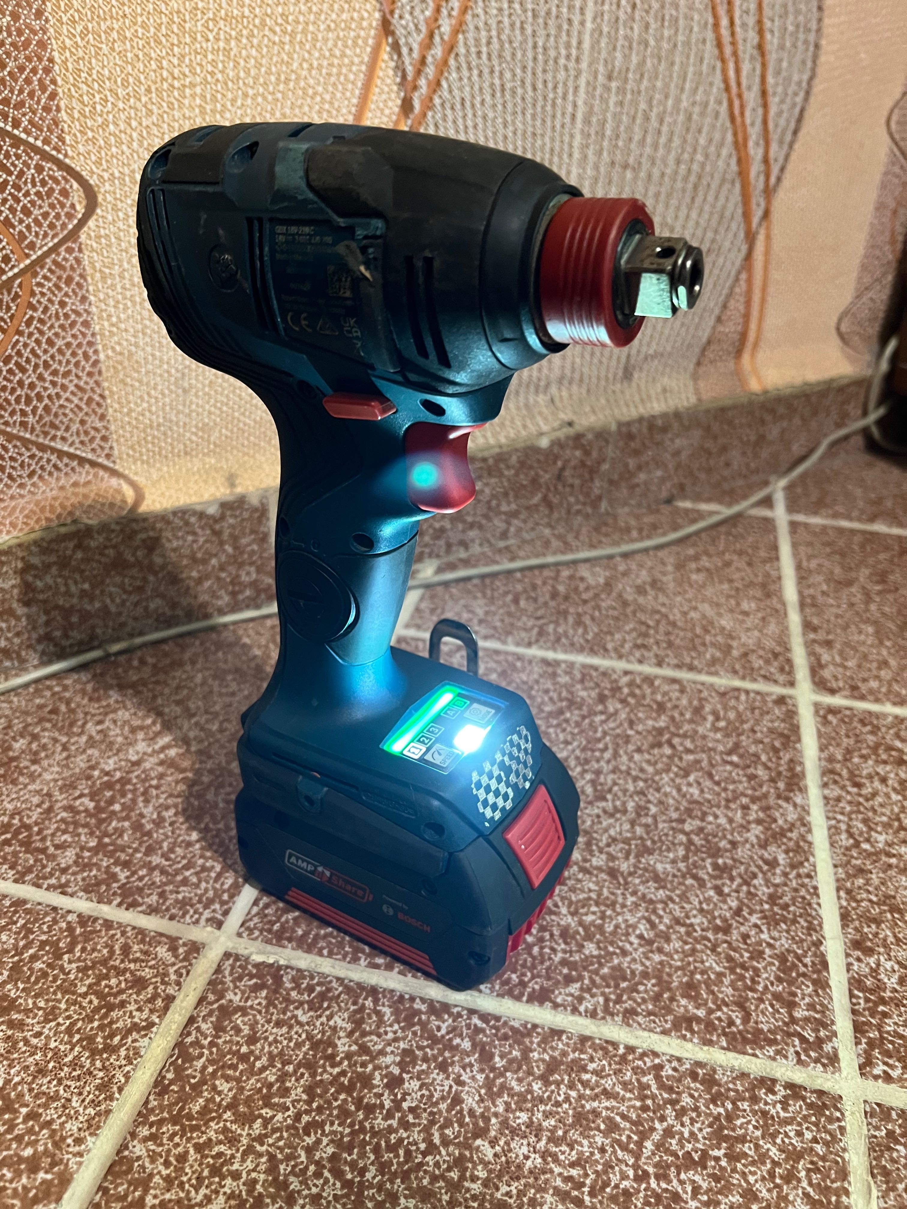 Безчетков акумулаторен гайковерт импакт Бош Bosch GDX 18V-210 C + 5А