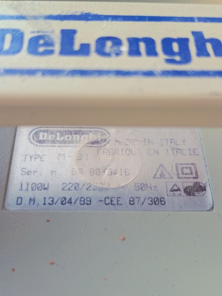 Екстрактор / перяща прахосмукачка Delonghi M31