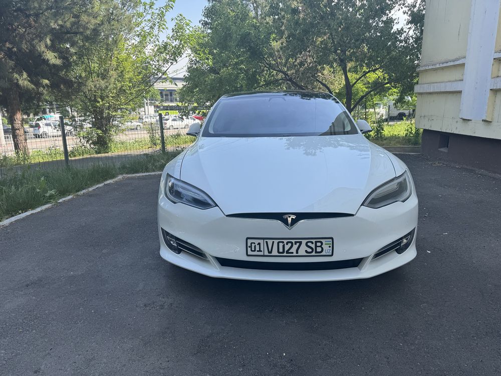 Tesla model S 2017 75D в идельном состоянии пробег 42000 км на пневме