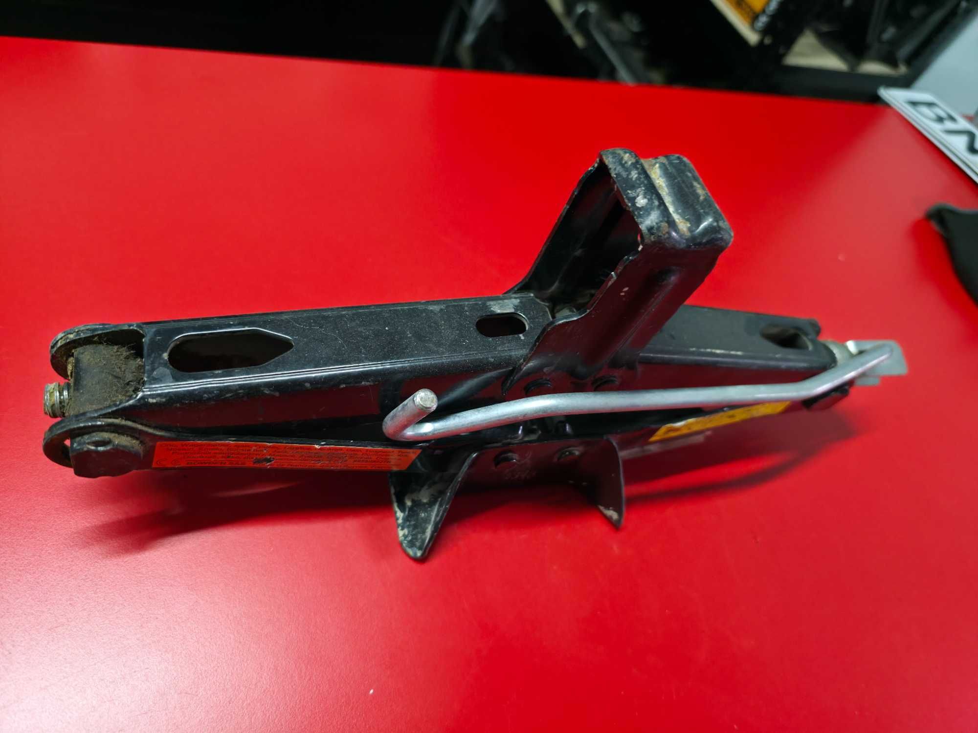 Cric Auto OEM Dacia Duster Renault Captur Nissan Juke Qashqai
