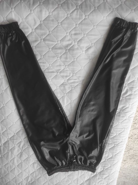 Панталон кожа в черно