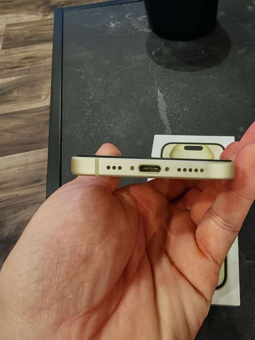 Iphone 15 128GB + гаранция