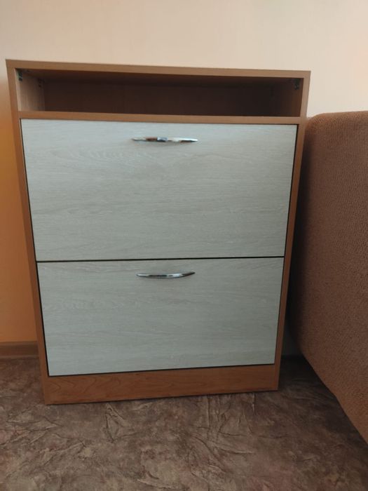 Продам хорошую обувницу