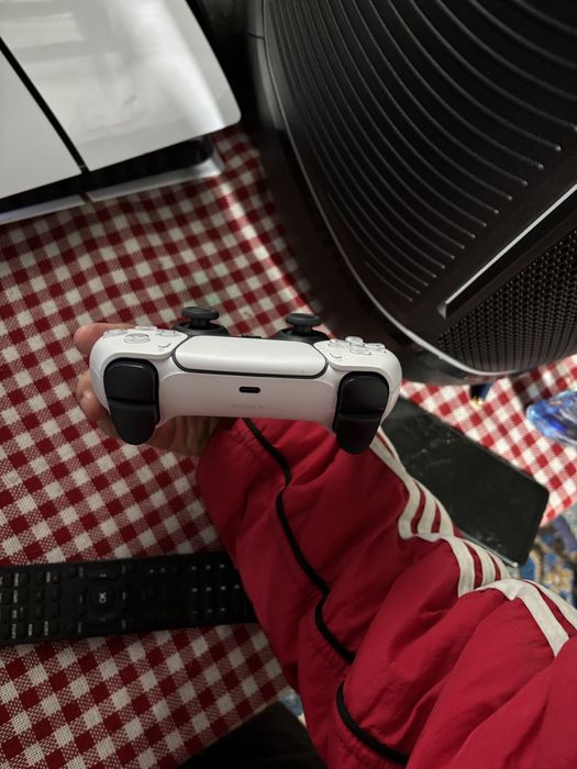 Ps 5 ca nou folosit de cateva luni