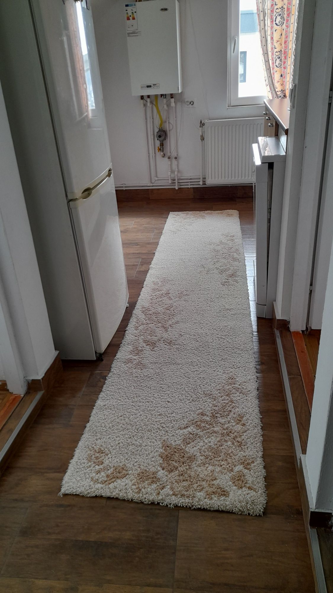 Persoana fizica vând apartament cu doua camere