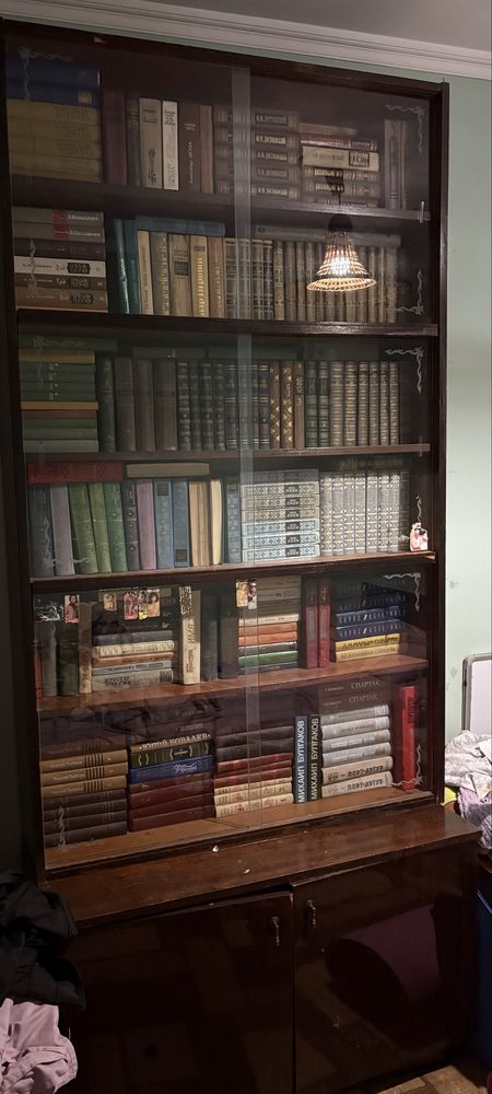 Книжный шкаф 2штуки одинаковые