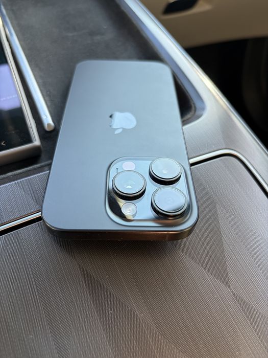 IPHONE 16 pro как новый 100% акум