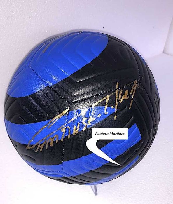 Minge semnata de Inter - Lautaro Martinez Nicollo Barella