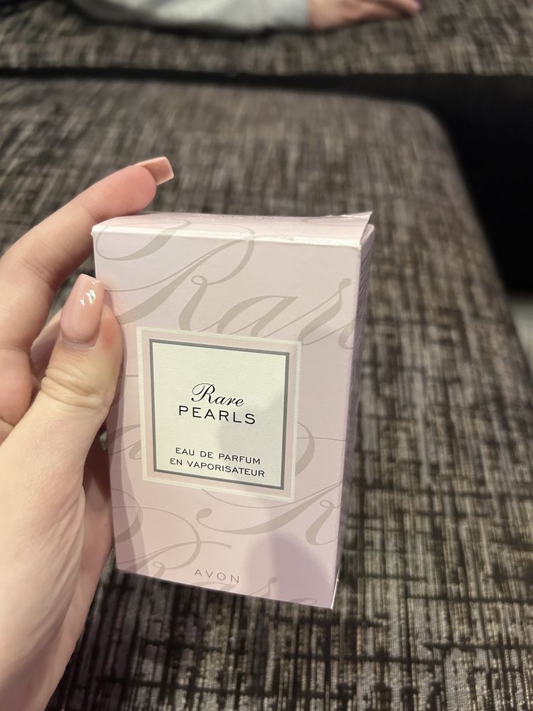Парфюм Avon.