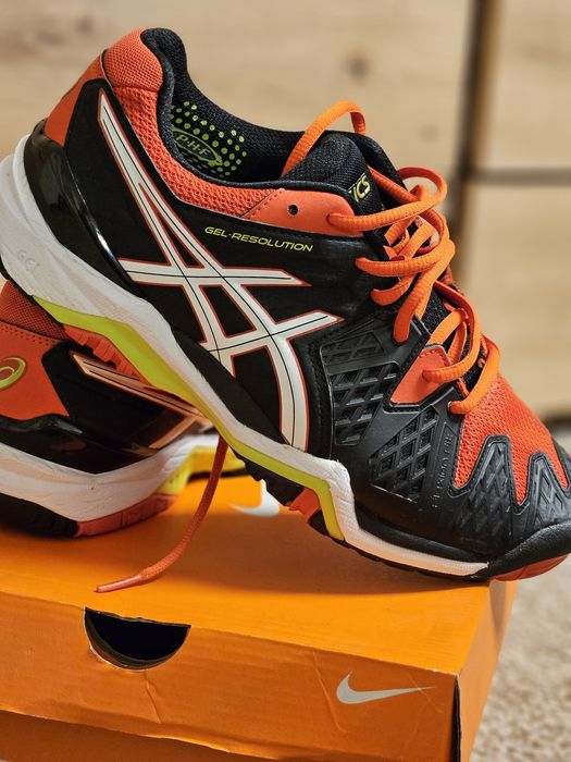 Vând încălțăminte Asics Resolution 6