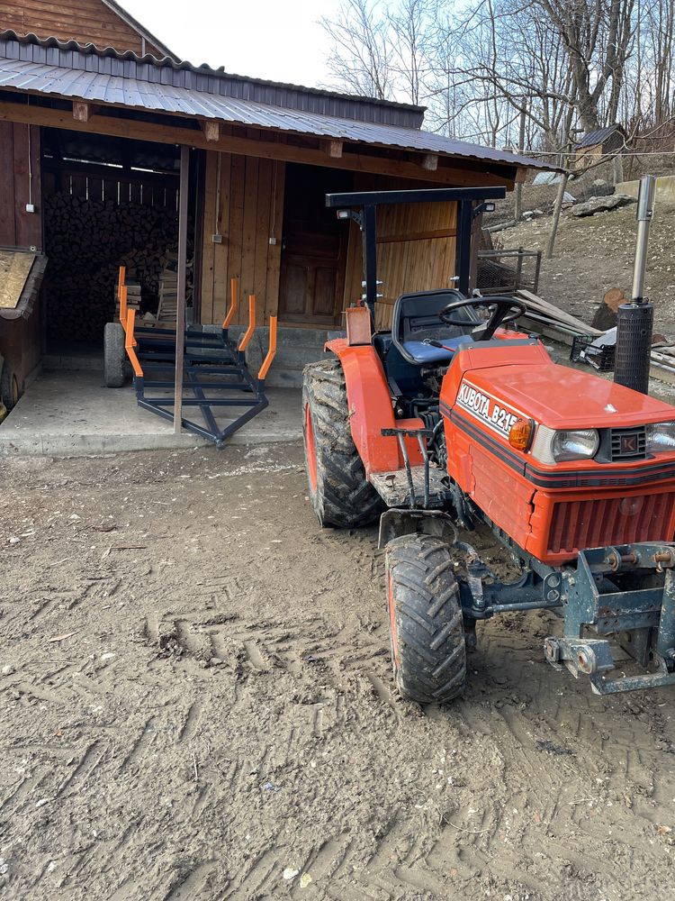 Tractor japonez Kubota B2150 4x4 24cp