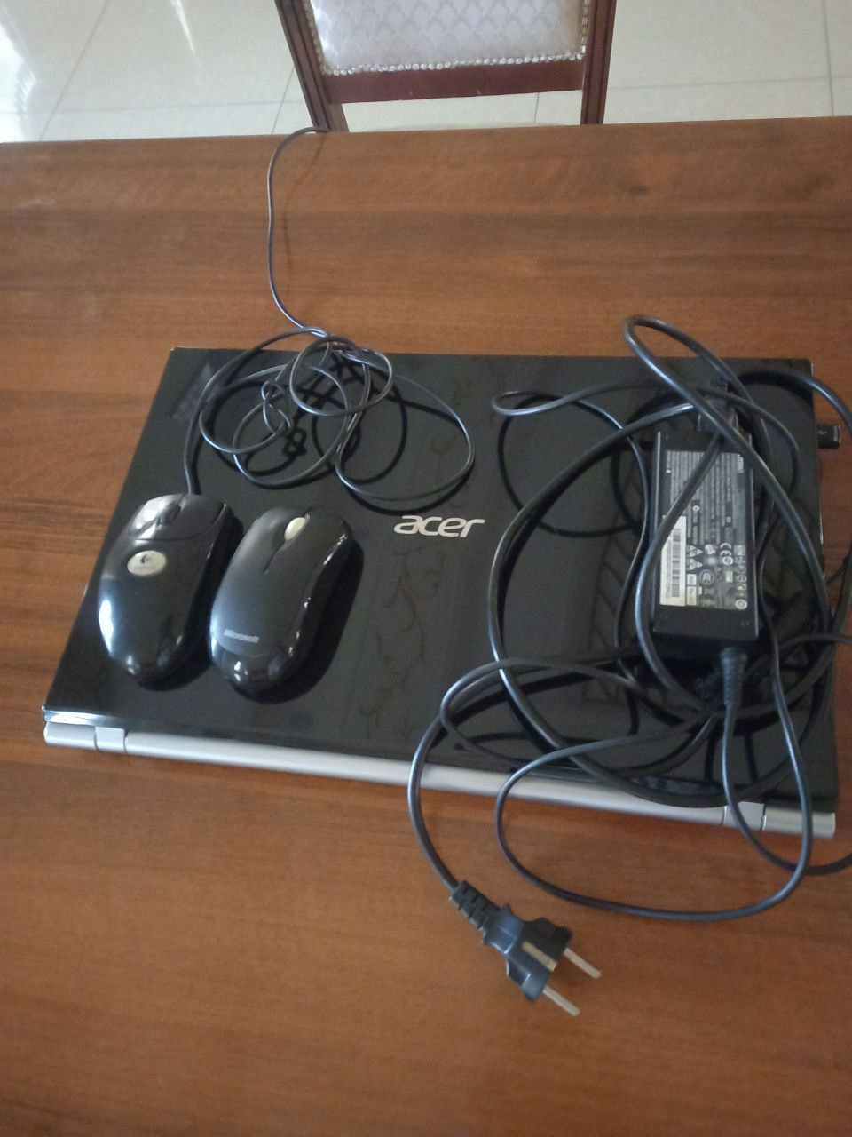 Acer Noutbuk sotiladi.
