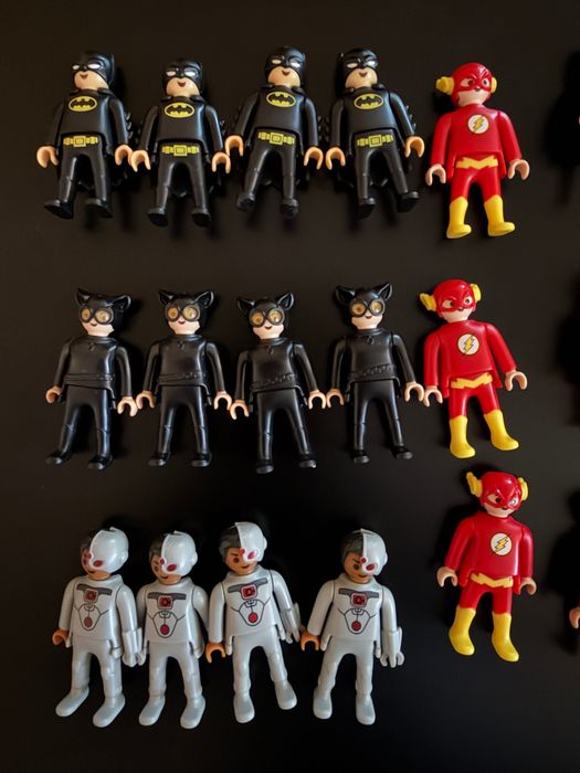 Kinder Surprise - DC Playmobil