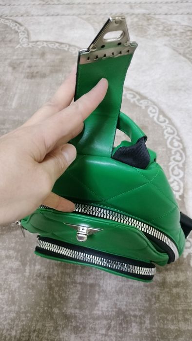 Сумка Рюкзак  Guess, совершенно новый. Цена окончательная