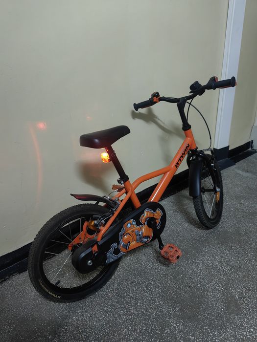 Bicicleta copii Btwin portocalie cu robot