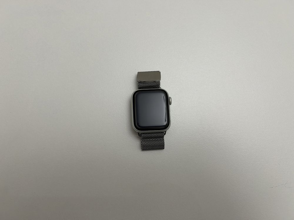 Продам apple watch 4